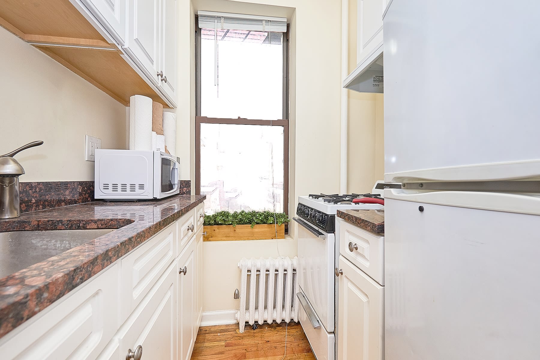 270 E 78th St, Unit 11