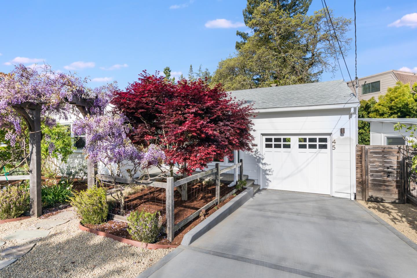 45 Chanticleer Ave