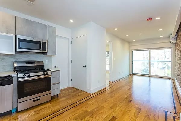 735 Greene Avenue Unit: 2B