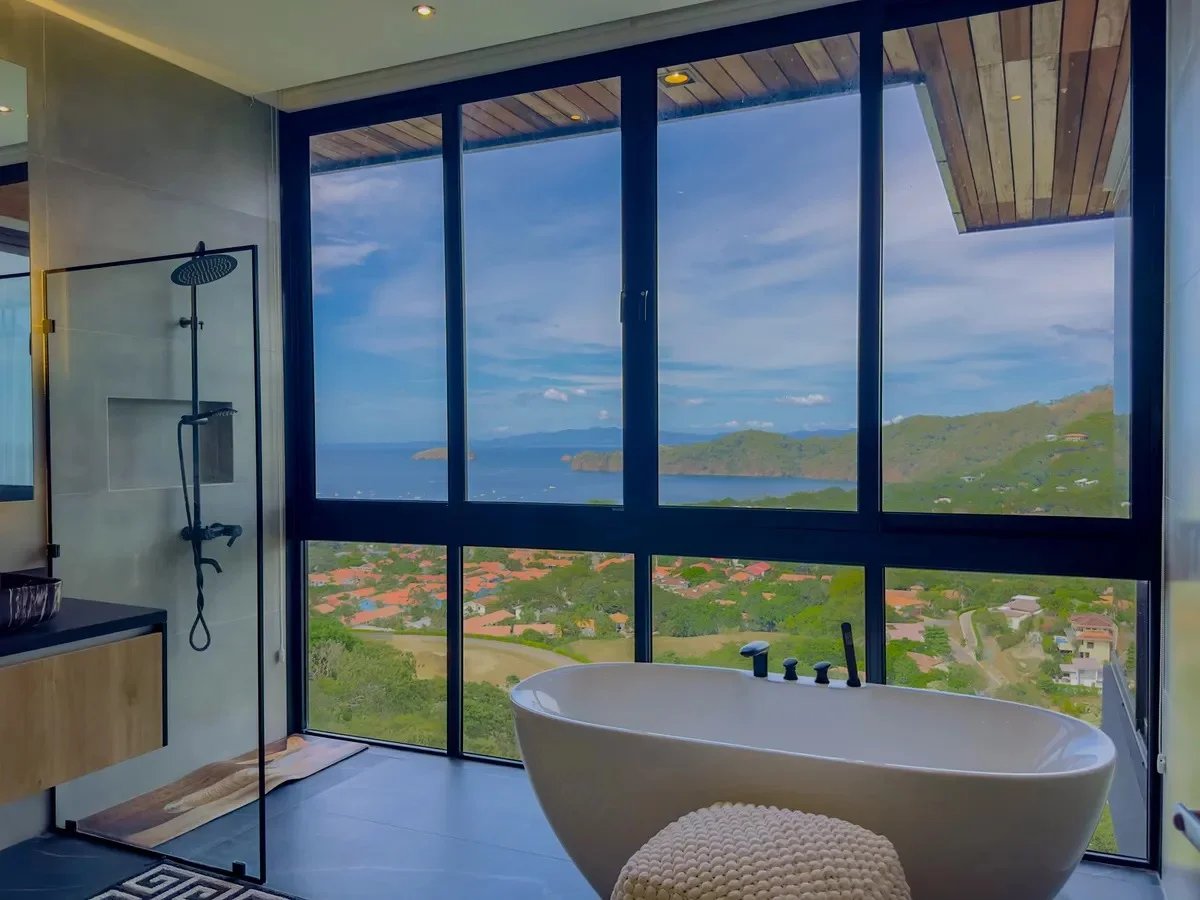 Elevated Infinity Pool Home, Papagayo, Guanacaste