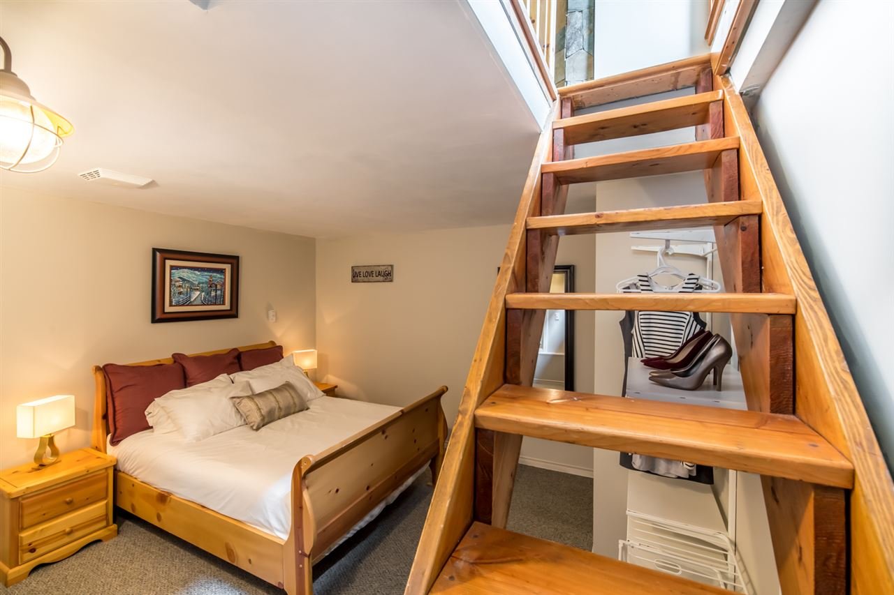 2-2240 Gondola Wy