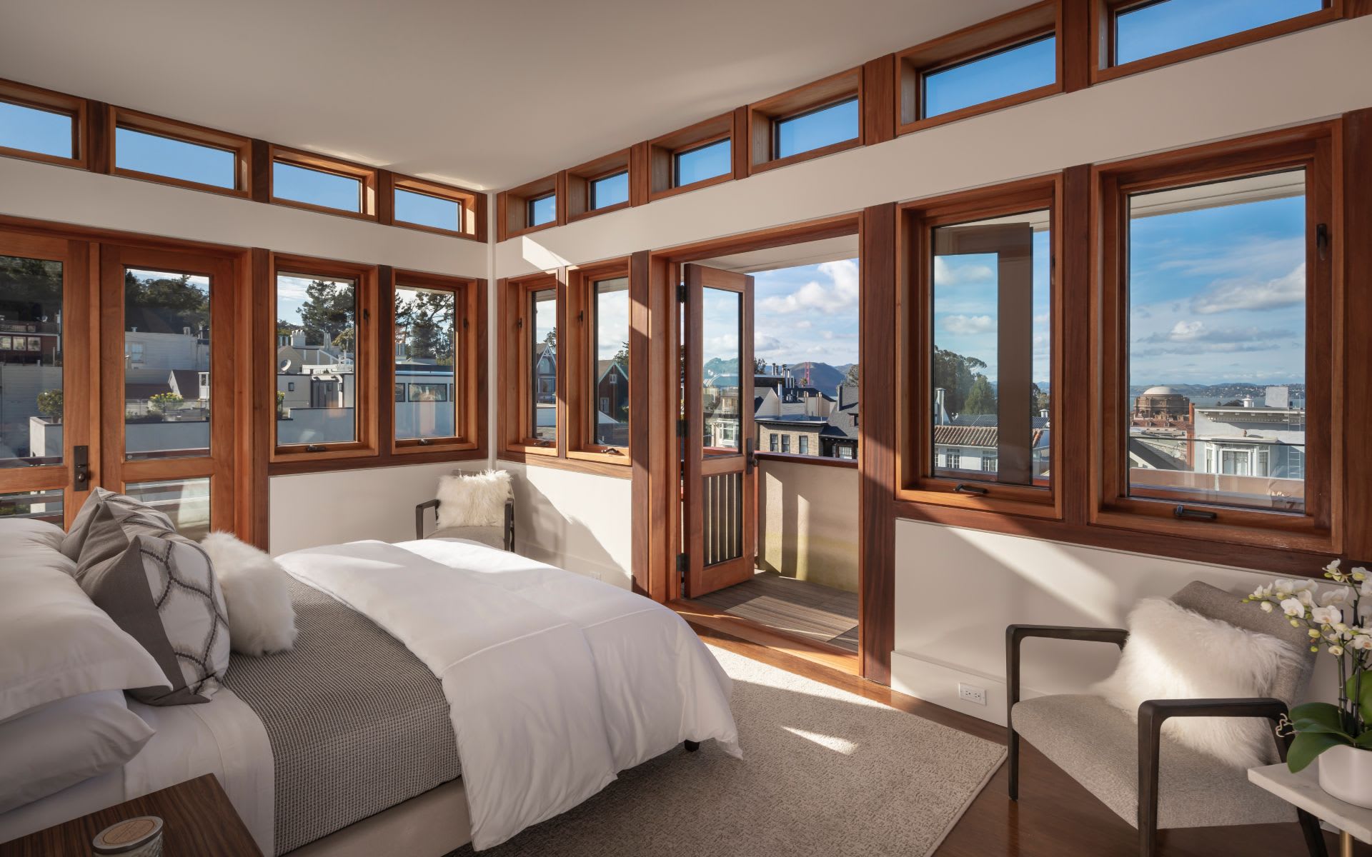 2645 Baker St