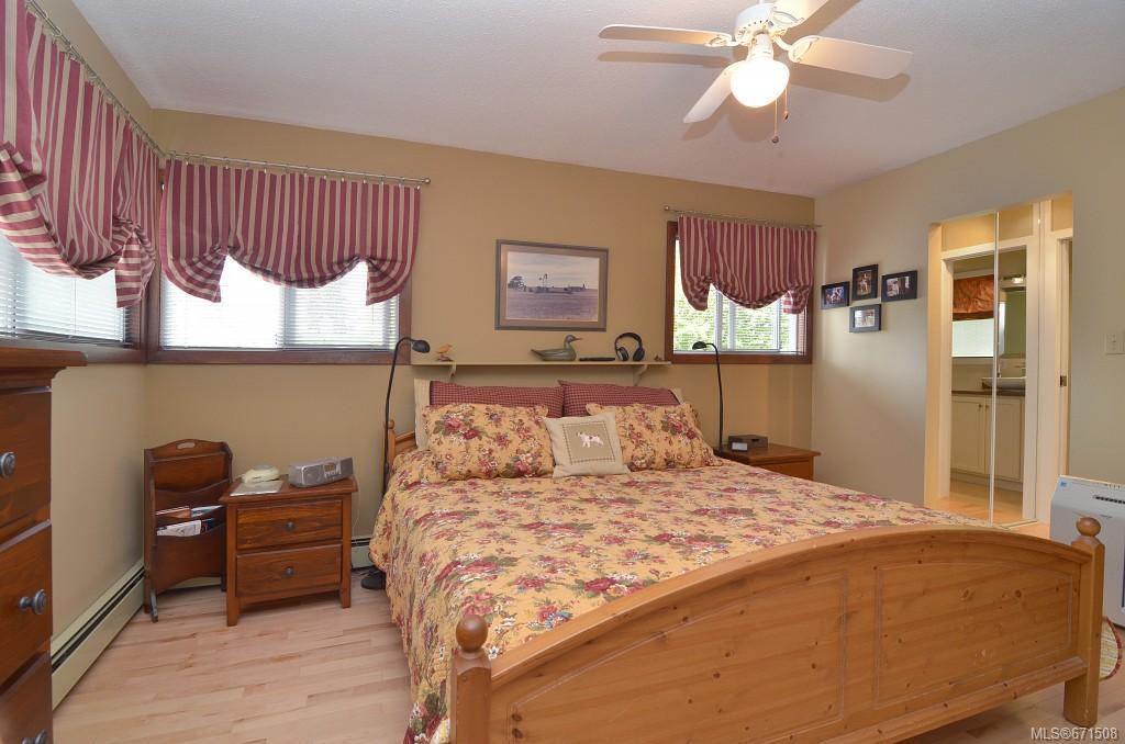 3985 Blenkinsop Rd