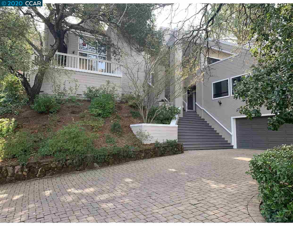221 Valley Oaks Dr