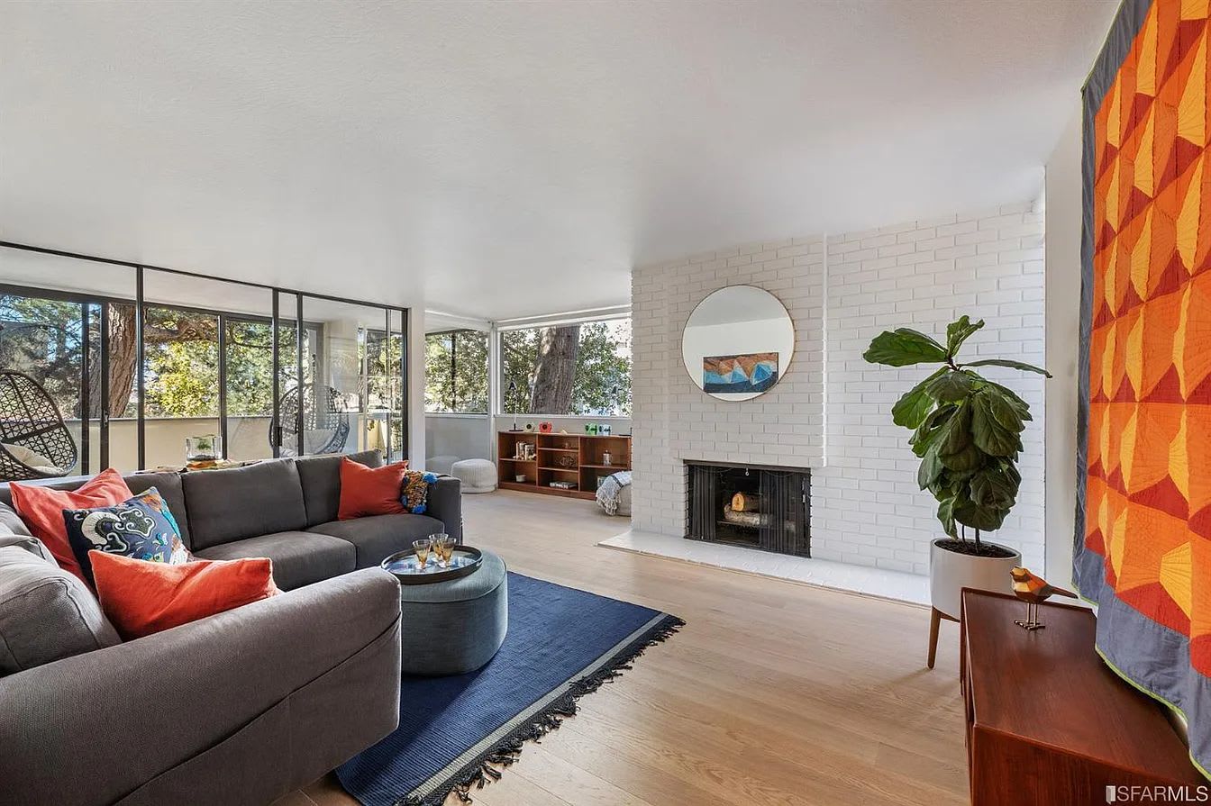 45 Cleary Ct #1