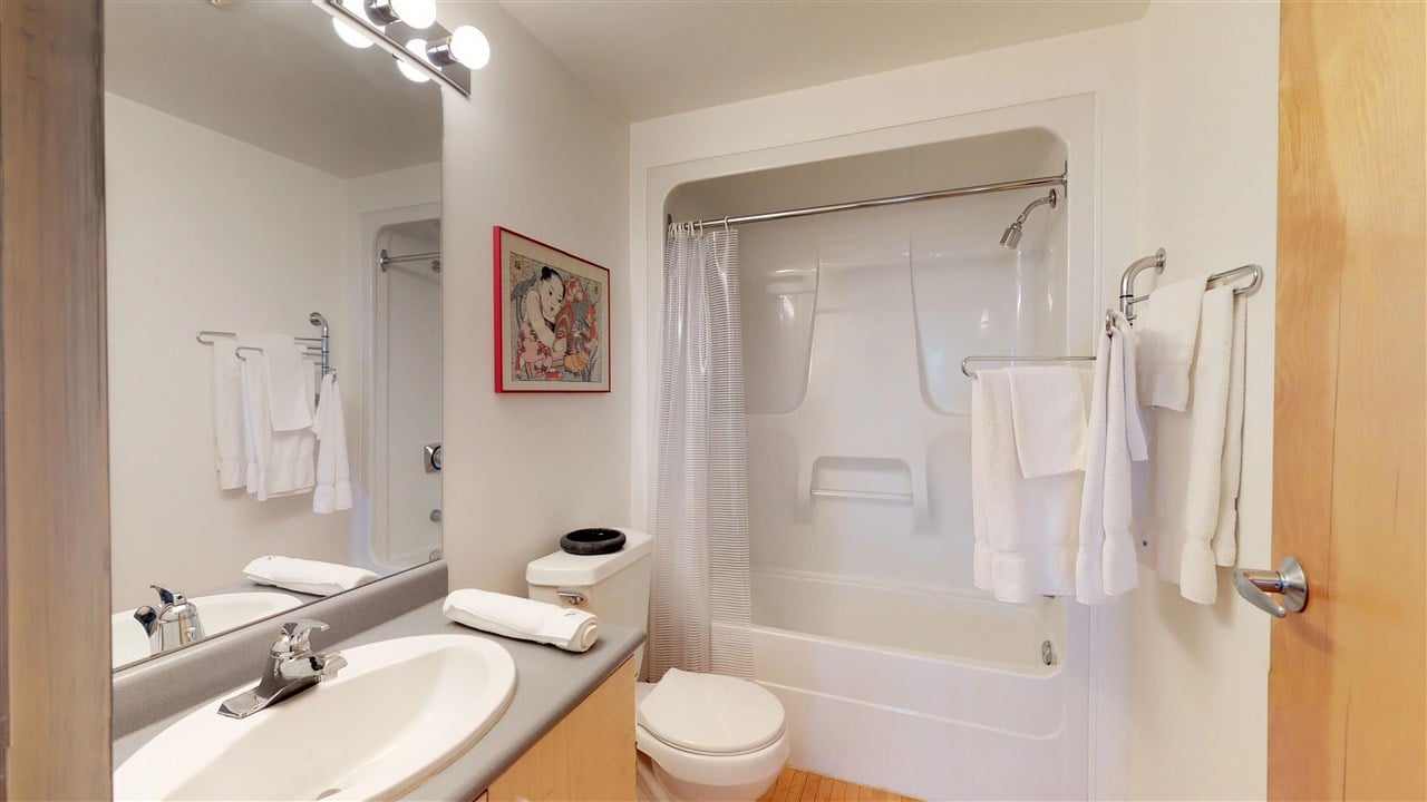 221-2556 E Hastings St