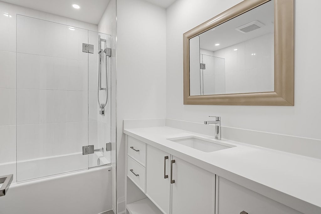 100 Lakeshore Road E Unit: 505