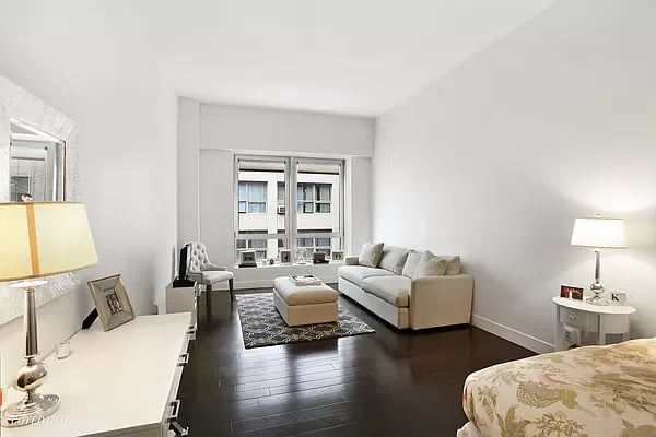 111 Fulton St Unit: 620