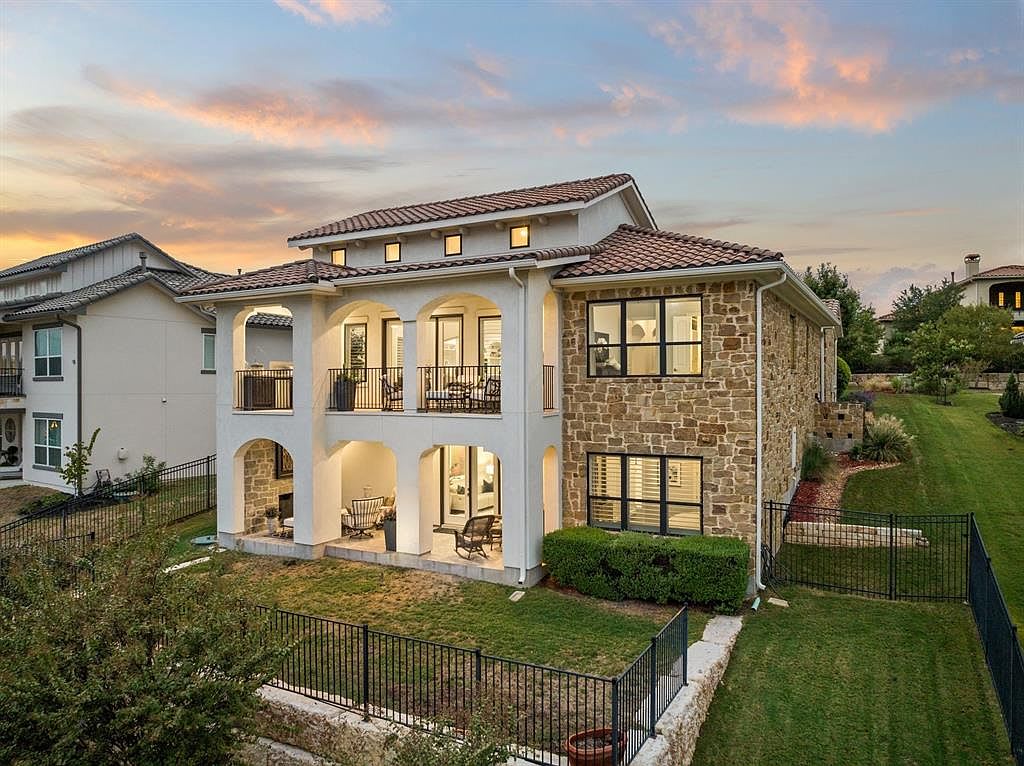 207 Serene Hilltop Cir
