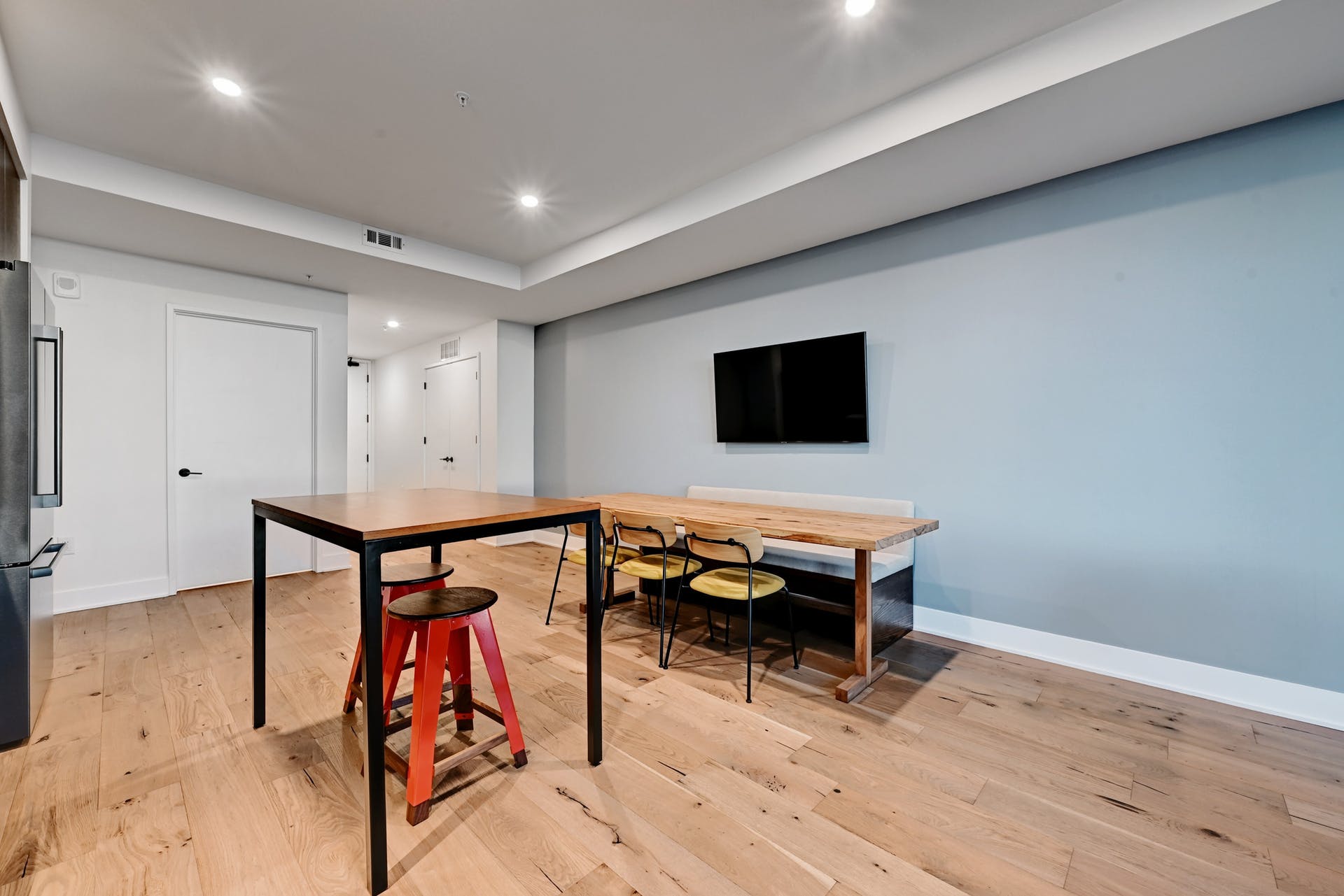 48 East Avenue #3201