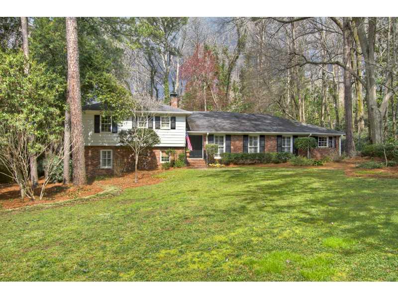 373 Lake Forrest Ln NE