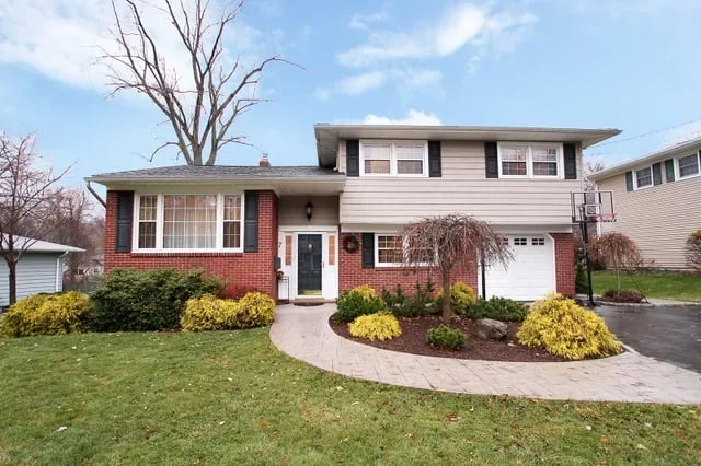 7 Malvern Dr