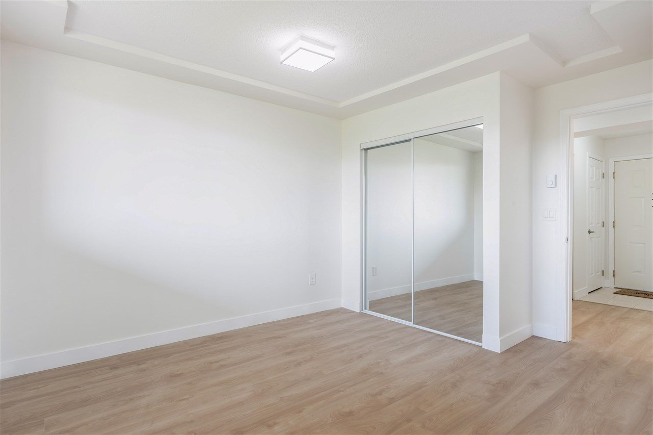 B401-4821 53 St