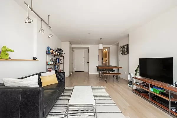 340 East 23rd Street Unit: 16E