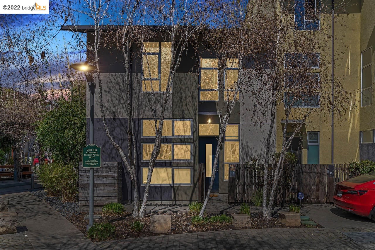 17 Moss Ln