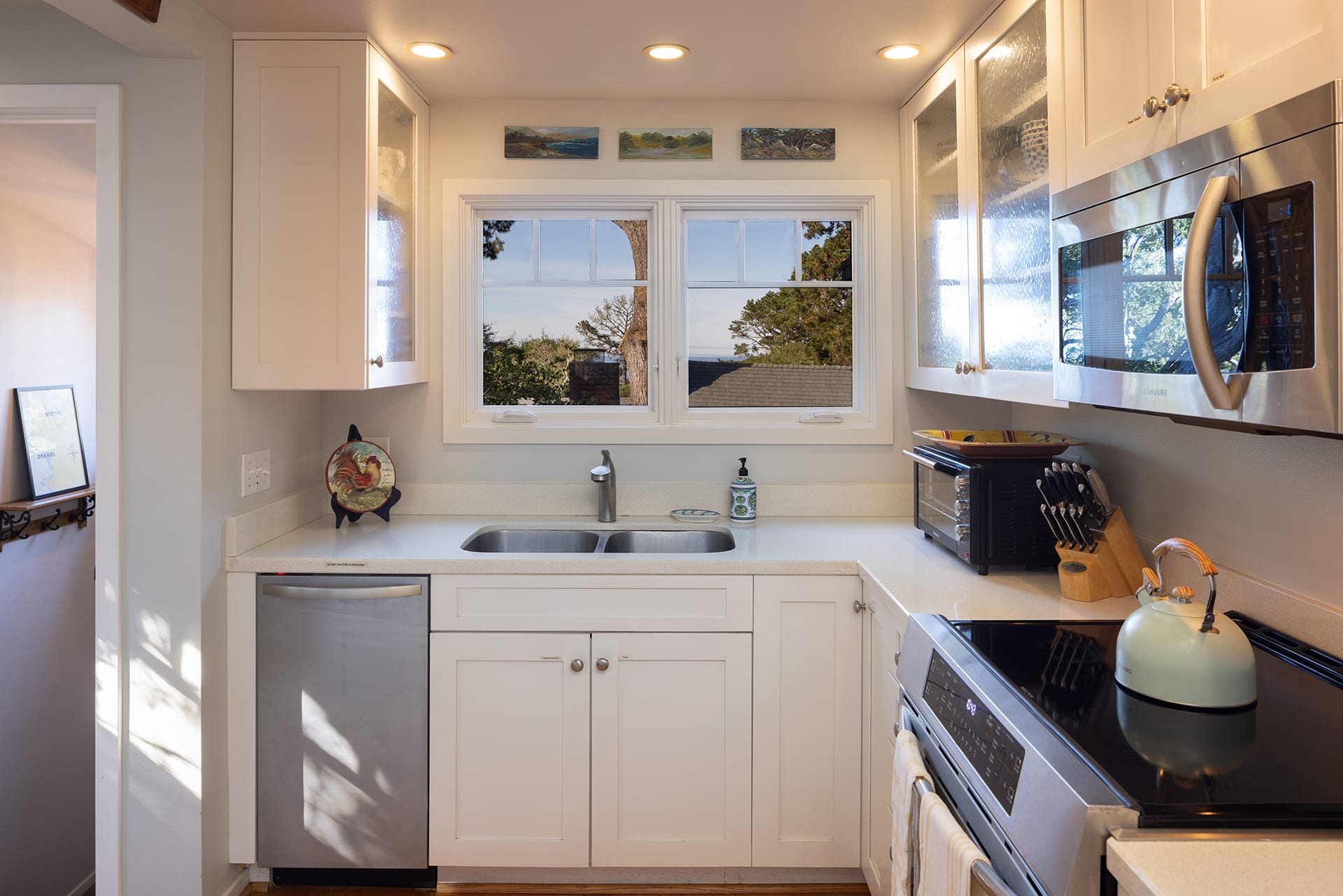 Spacious Carmel Cottage - Monte Verde & 7th SWC