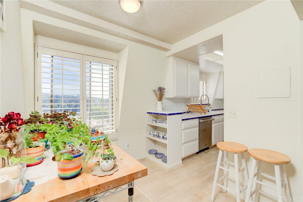 2357 Palos Verdes Drive W Unit: 7