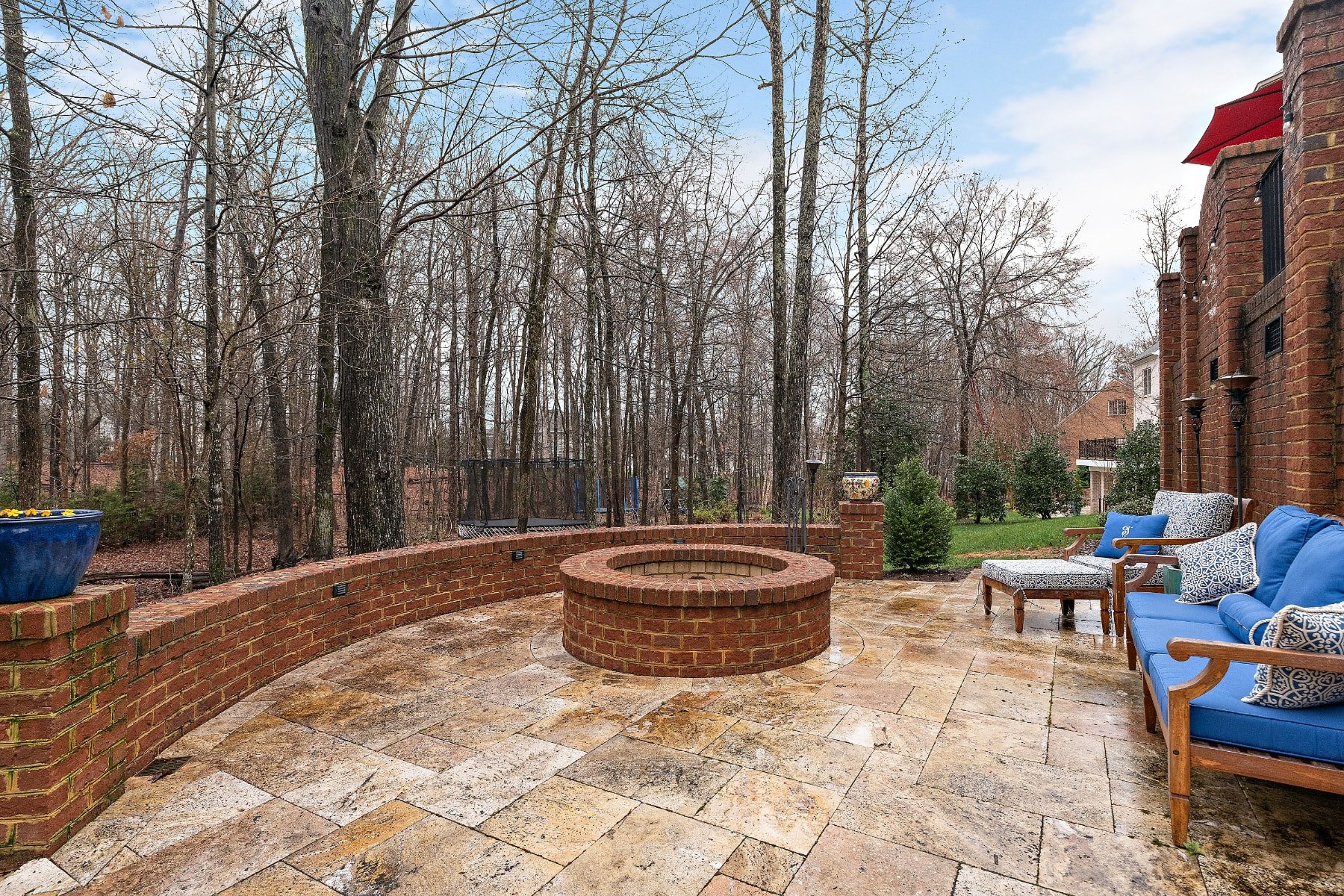 3700 Ellerton Drive