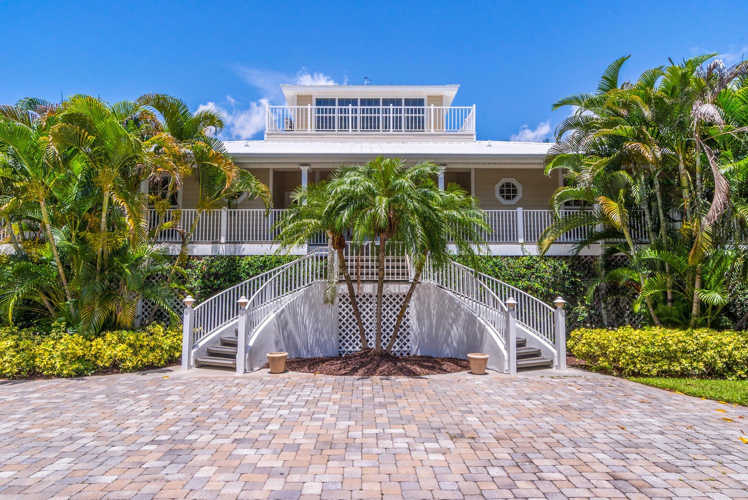 1329 Vista Dr