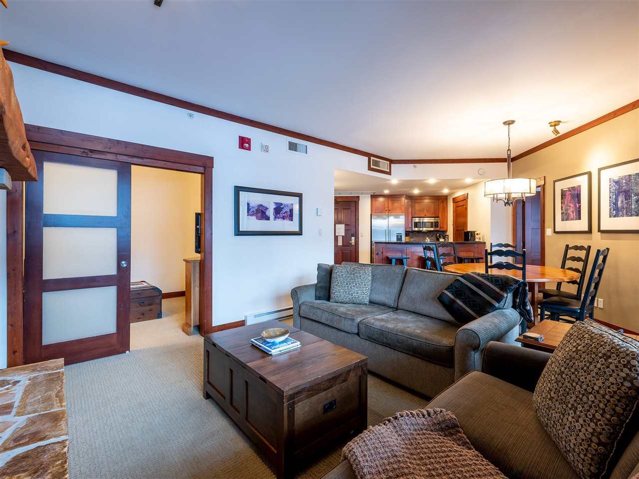 203-2202 Gondola Wy