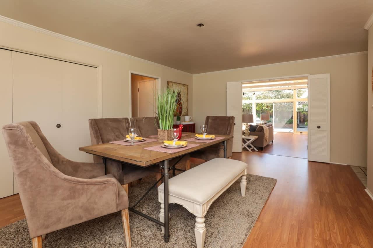 1211 Avalon Dr