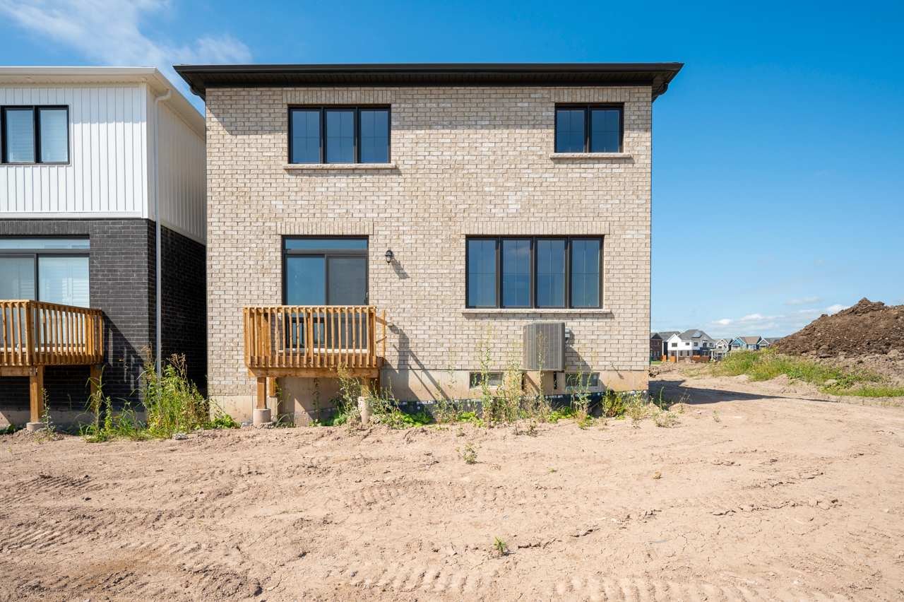 194 Aviron Cres