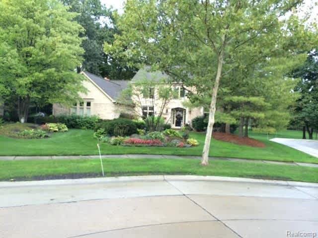 6434 Basswood Dr