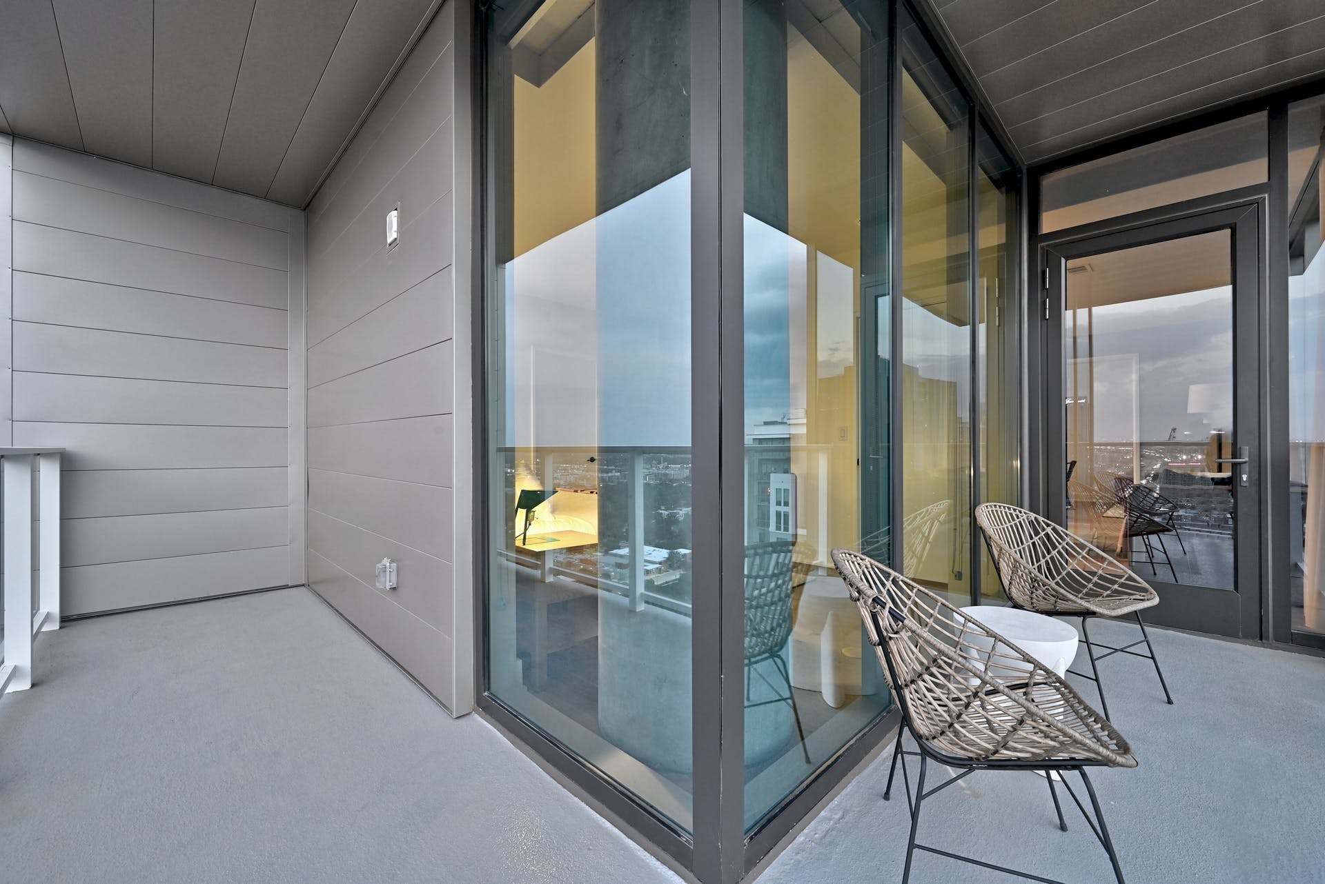 48 East Avenue #3201