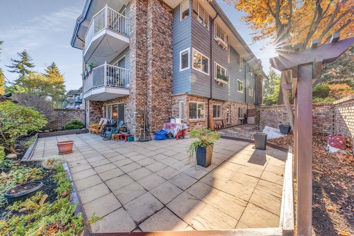 107-3875 W 4th Ave