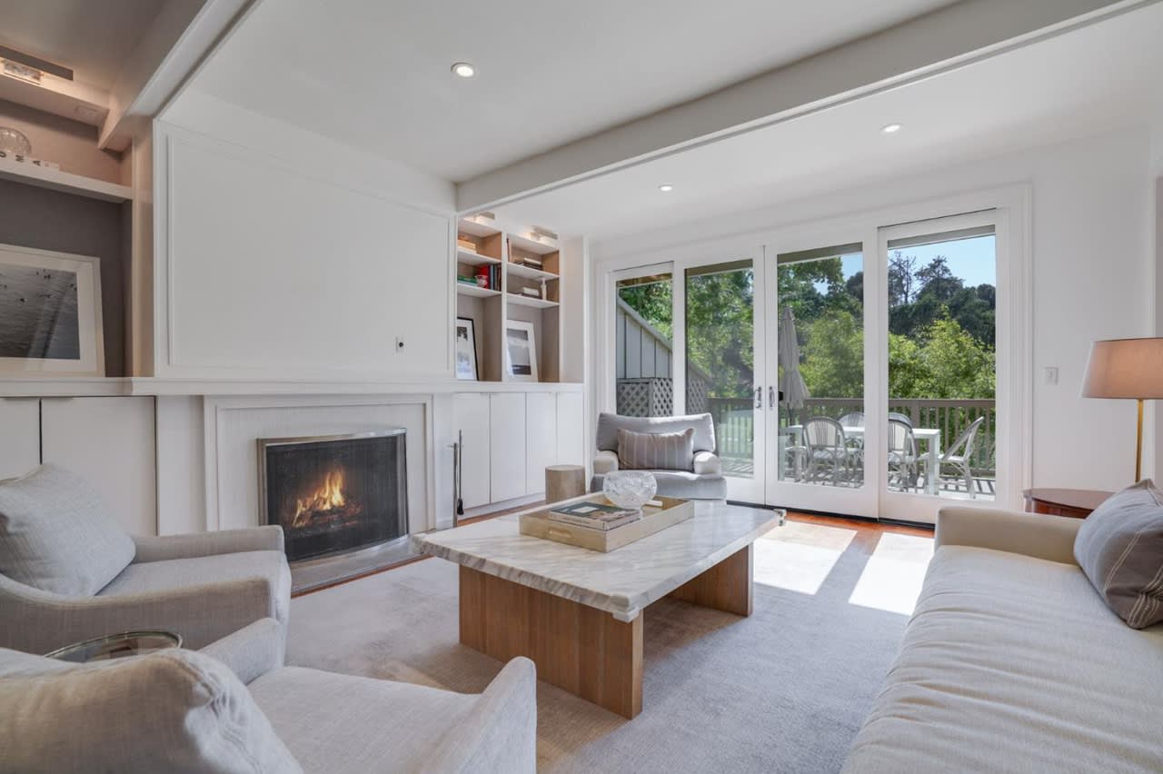 522 Sand Hill Cir