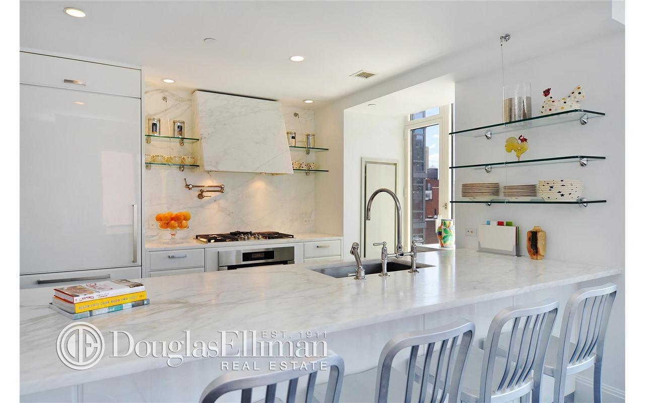 305 E 85th St, #9D
