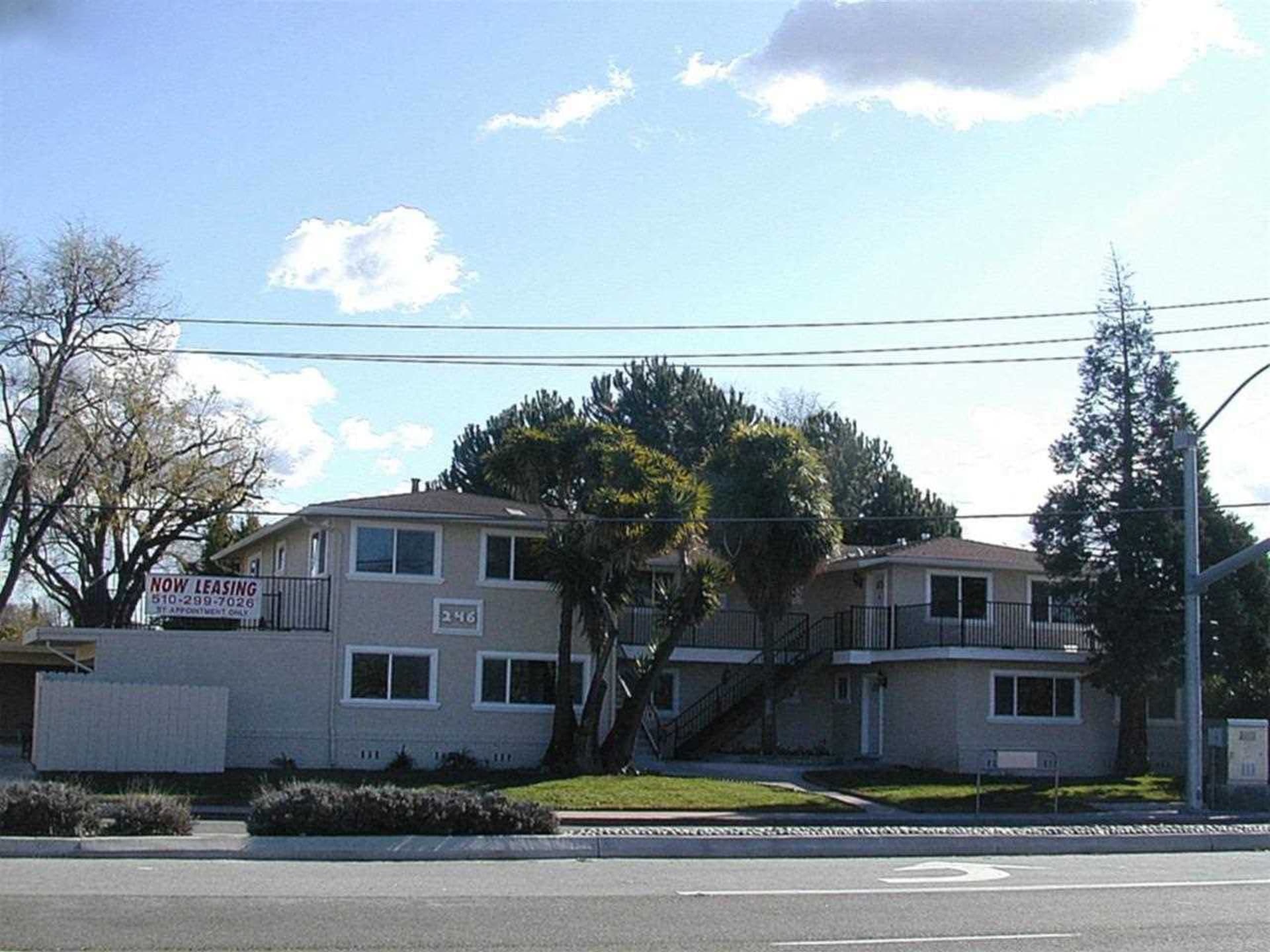 246 W Hamilton Ave