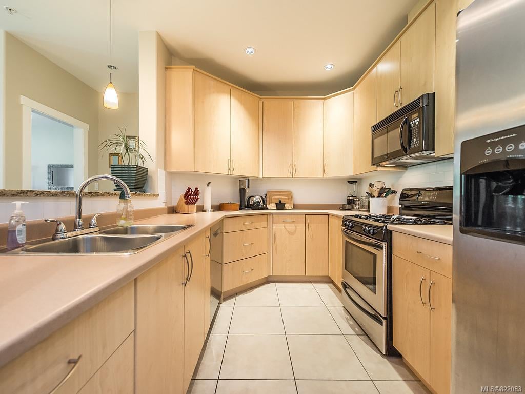 304-330 Waterfront Cres