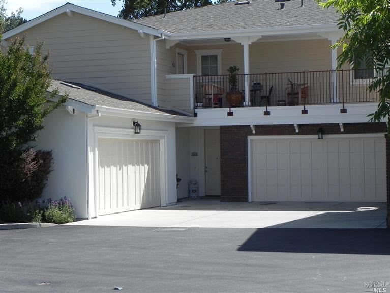 510 Entrada Dr, Apt 106