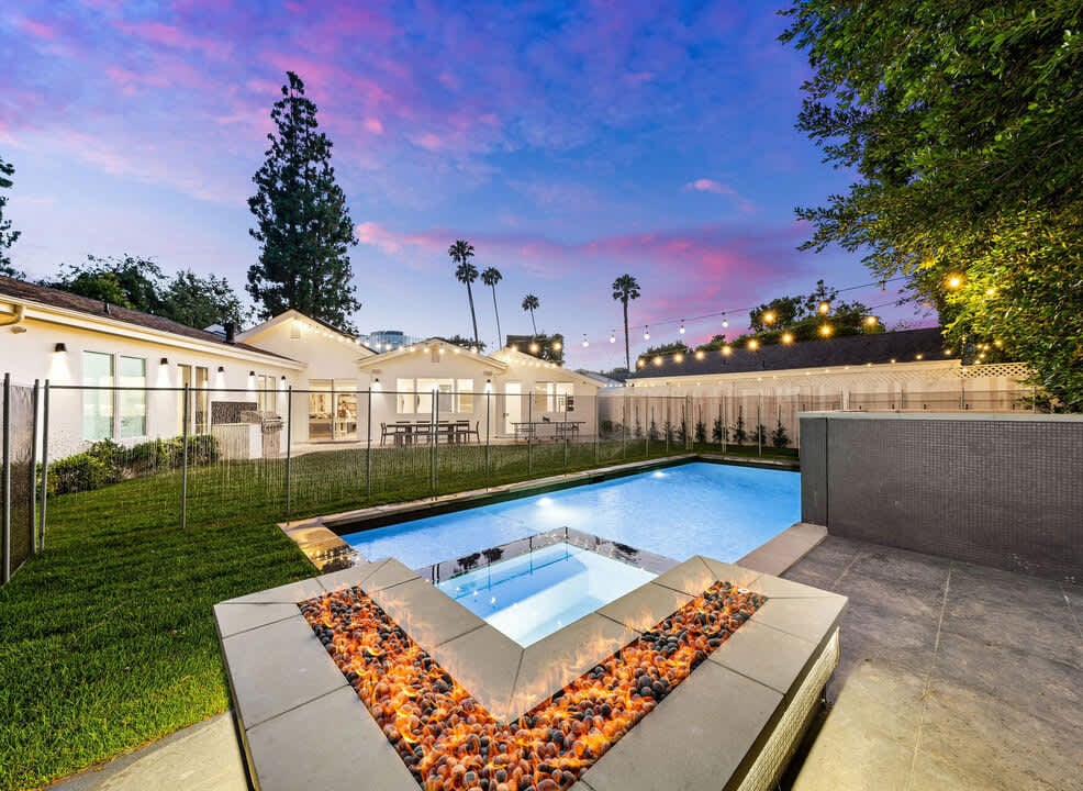 530 S Bentley Ave, Westwood