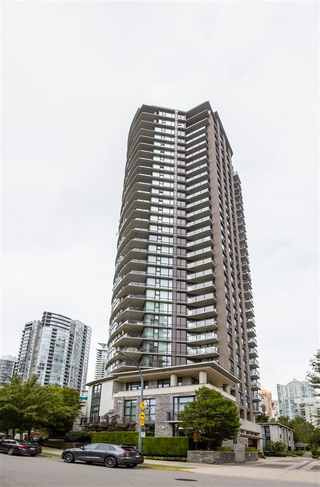 706-455 Beach Cres