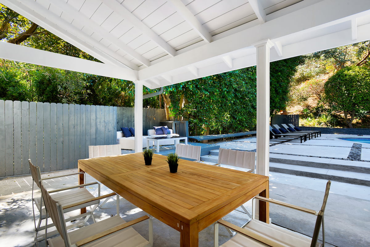1449 Benedict Canyon Drive