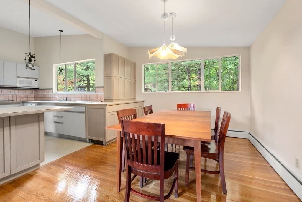 32 Peacock Farm Rd