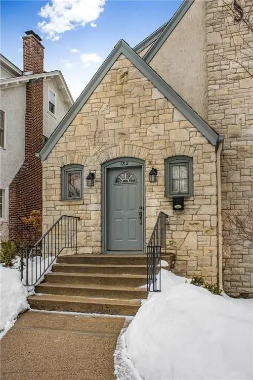 182 Montrose Pl