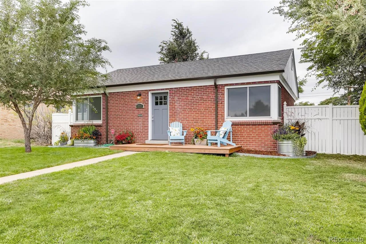 2215 Rosemary St