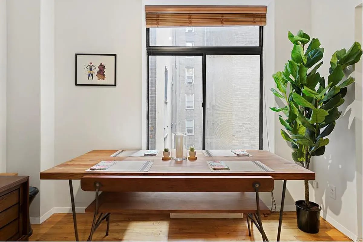 23 E 10TH Street Unit: 4H