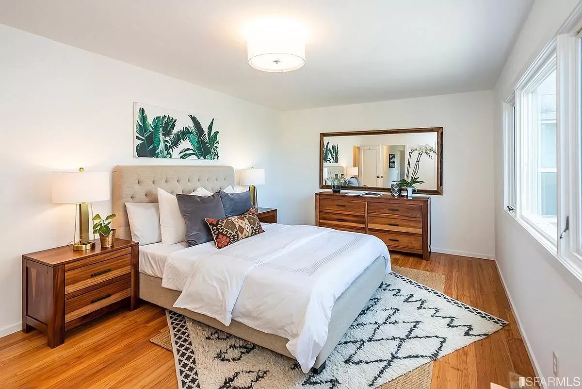 33 Chenery St