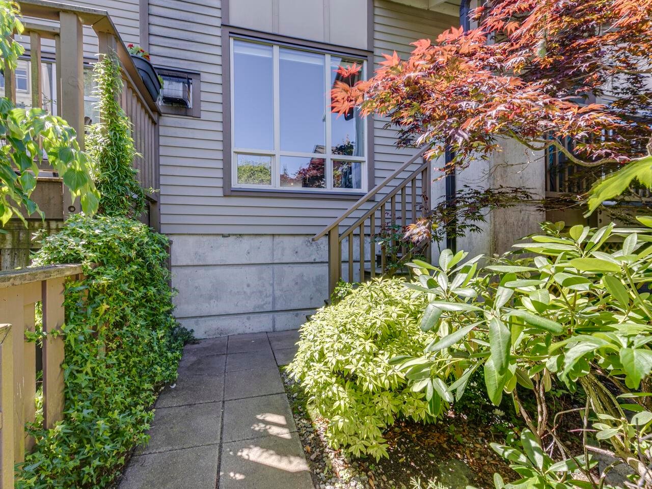 1196 Village Green Wy
