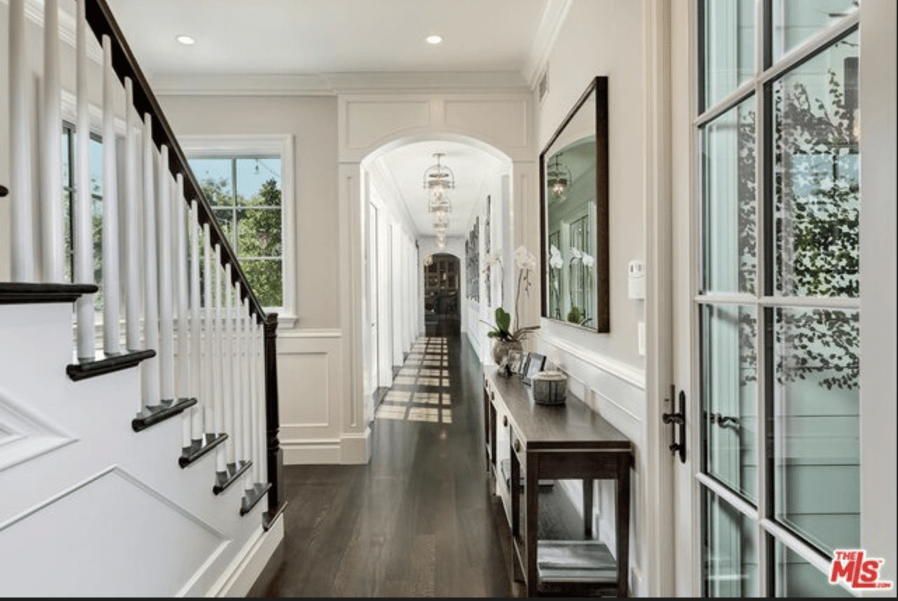 Double Lot Traditional Estate