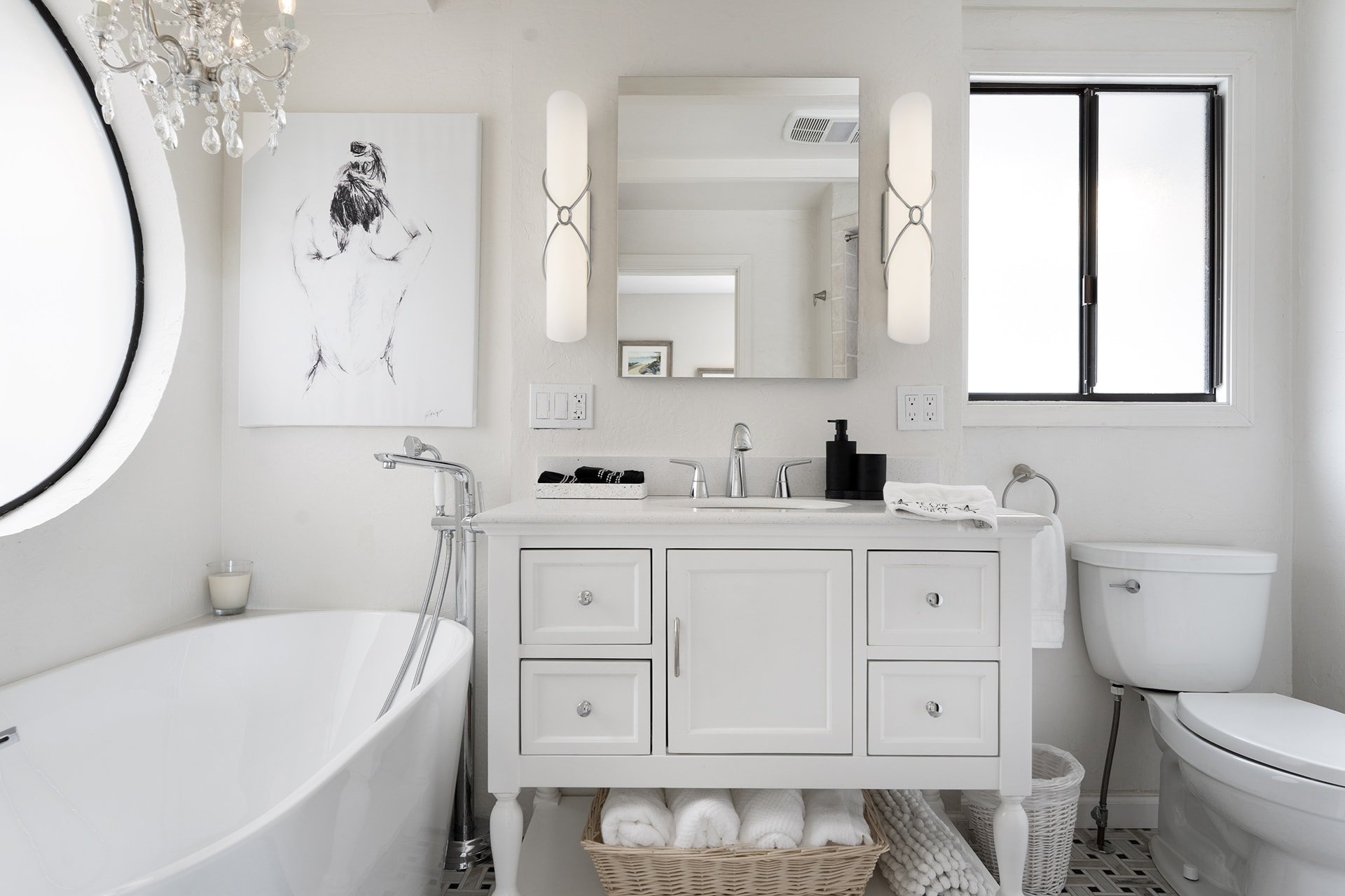 Grey Goose - Charming Downtown Carmel Cottage