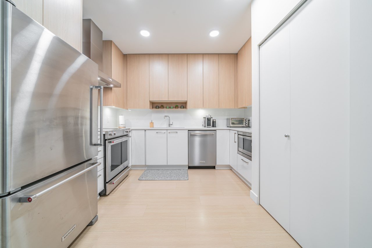 301-5460 Broadway Wy