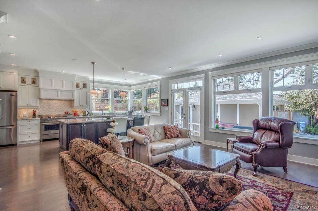 2995 Uplands Rd