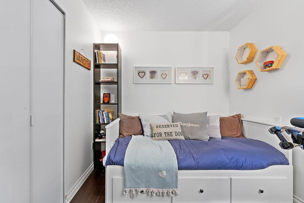 104-1345 W 4th Ave