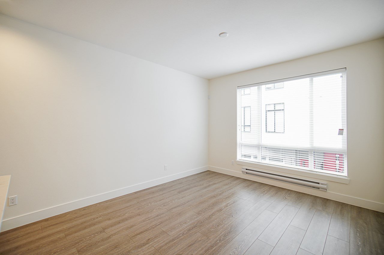 64-16433 19 Ave