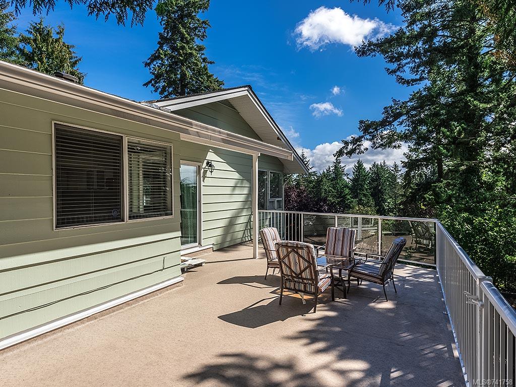 941 Kentwood Terr, Saanich